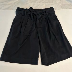 Banana Republic bermuda shorts in black 8.5” inseam